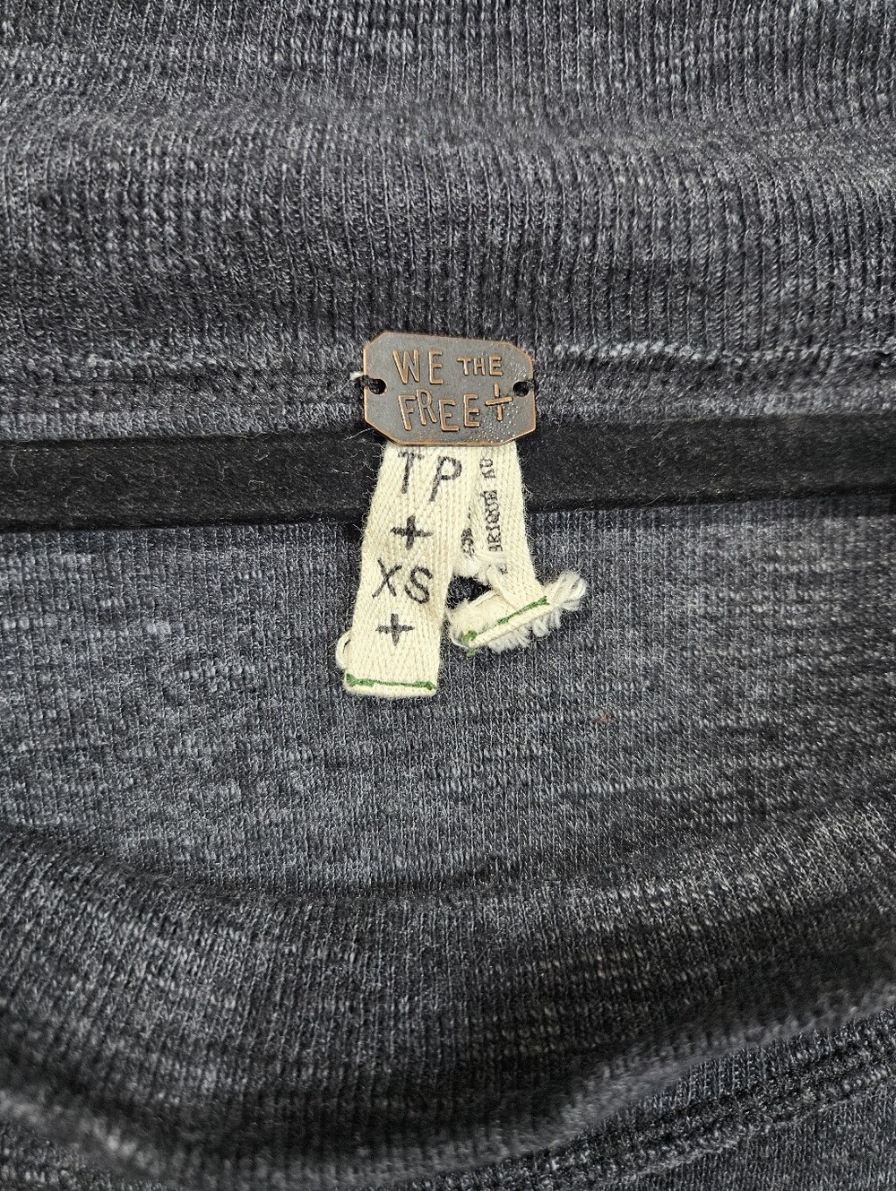 Free People Palisades Washed Black Off-the-Shoulder Sweater Top Y2K XS - Picture 12 of 13